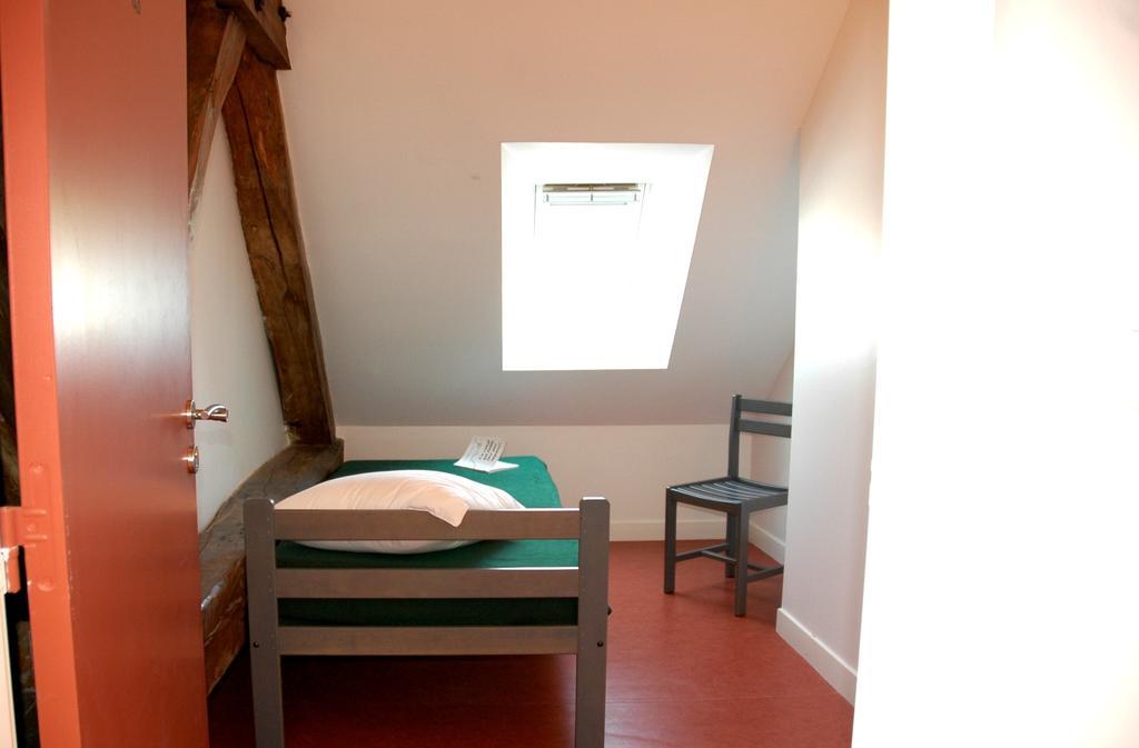 La Maison Des Randonneurs Hostel Auxerre Room photo