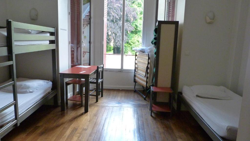 La Maison Des Randonneurs Hostel Auxerre Room photo