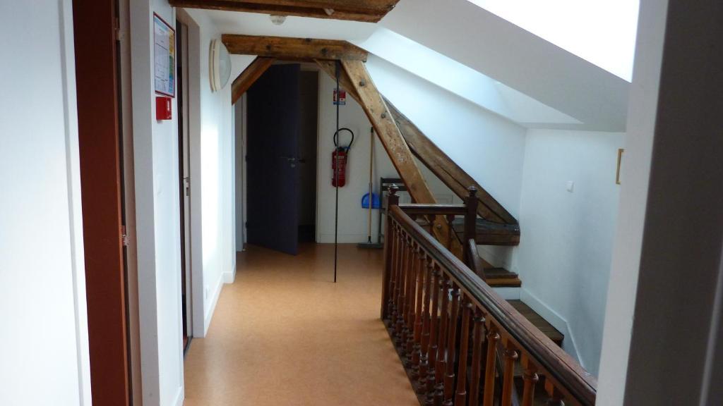 La Maison Des Randonneurs Hostel Auxerre Exterior photo